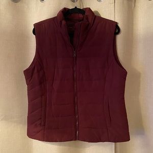Red Puffer Vest XL (Aeropostal)
